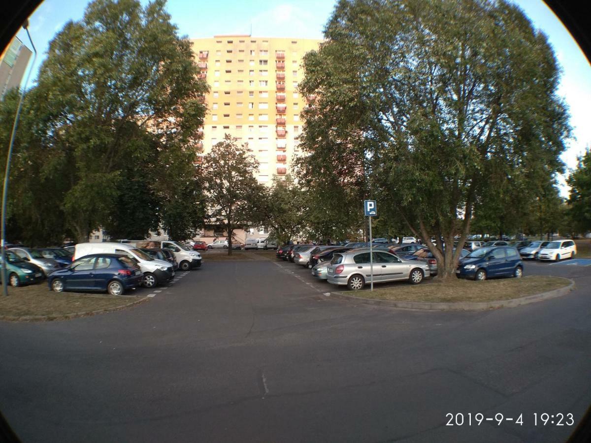 2020 Zwyciestwa 18 - Mieszkanie / Kawalerka / Studio พอซนาน ภายนอก รูปภาพ